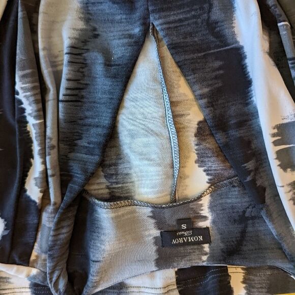 Komarov v neck black white grey belted front pleated cap sleeve dress sz s euc - Picture 4 of 6